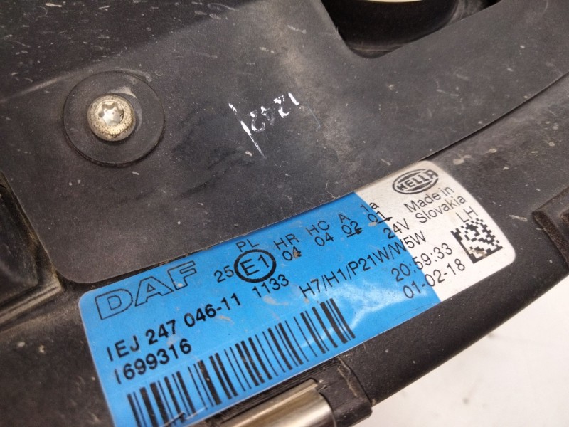 Recambio de faro izquierdo para daf fa laf 45.220 referencia OEM IAM 1699316  
