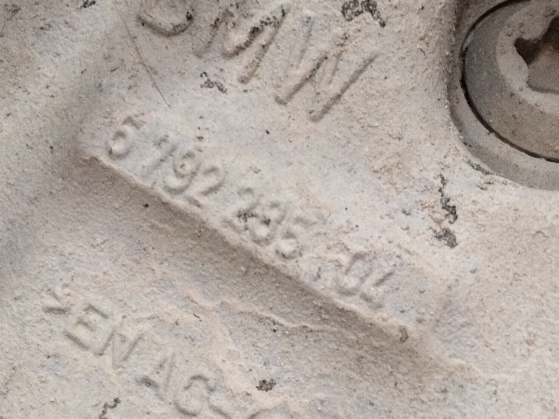 Recambio de mangueta delantera izquierda para bmw 1 (f20) 118 d referencia OEM IAM 679228504  