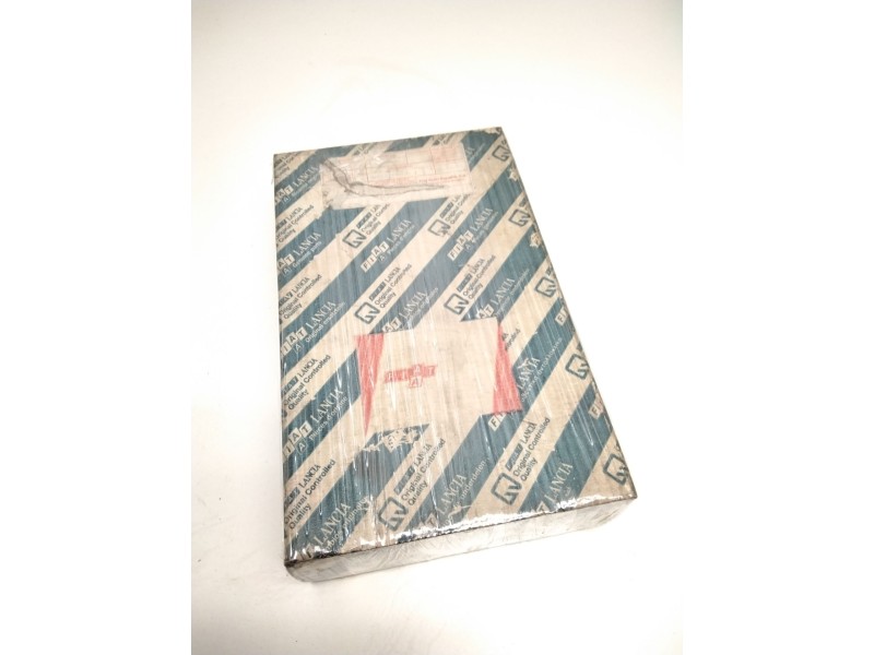 Recambio de escudo acondicionador para fiat tipo (160_) 1.7 d (160.ag) referencia OEM IAM 181124080 NEGRO 