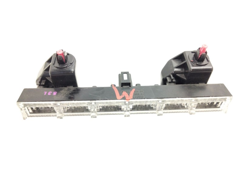 Recambio de luz central de freno para toyota auris referencia OEM IAM 12584  