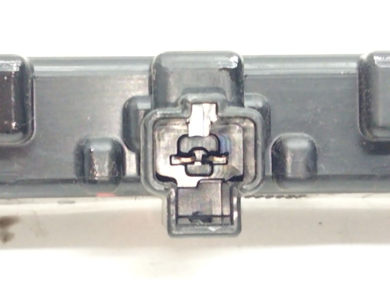 Recambio de luz central de freno para toyota auris referencia OEM IAM 12584  