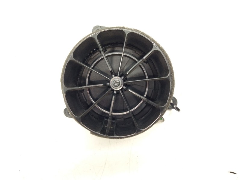 Recambio de aireador derecho para toyota auris referencia OEM IAM 5556862280  