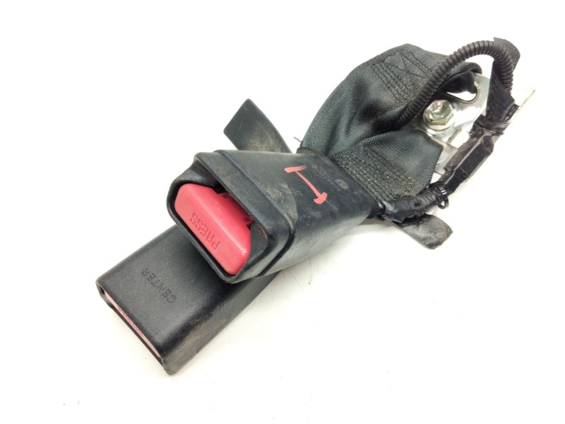 Recambio de enganche cinturon trasero izquierdo para toyota auris referencia OEM IAM 308826010  