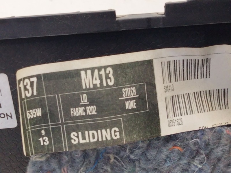 Recambio de reposabrazos para toyota auris referencia OEM IAM M413  