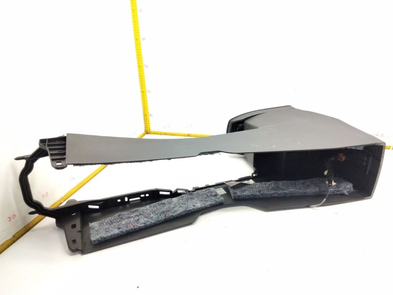 Recambio de reposabrazos para toyota auris referencia OEM IAM M413  