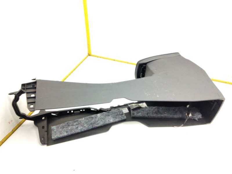 Recambio de reposabrazos para toyota auris referencia OEM IAM M413  