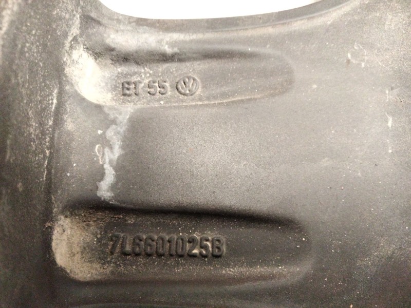 Recambio de llanta aluminio para volkswagen touareg (7l6) 3.0 v6 tdi dpf referencia OEM IAM 7L6601025B  