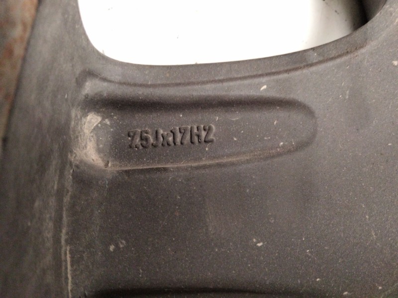 Recambio de llanta aluminio para volkswagen touareg (7l6) 3.0 v6 tdi dpf referencia OEM IAM 7L6601025B  