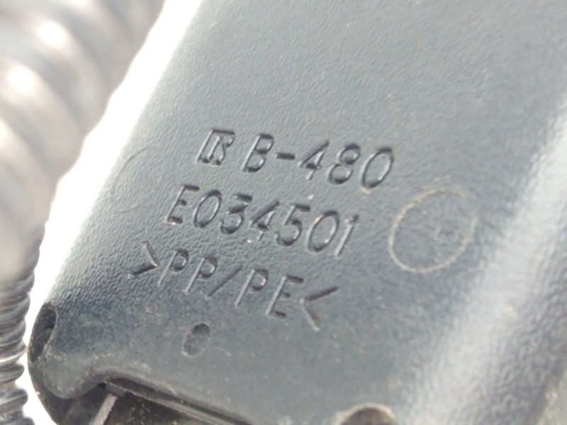 Recambio de enganche delantero derecho para toyota auris referencia OEM IAM E034501  