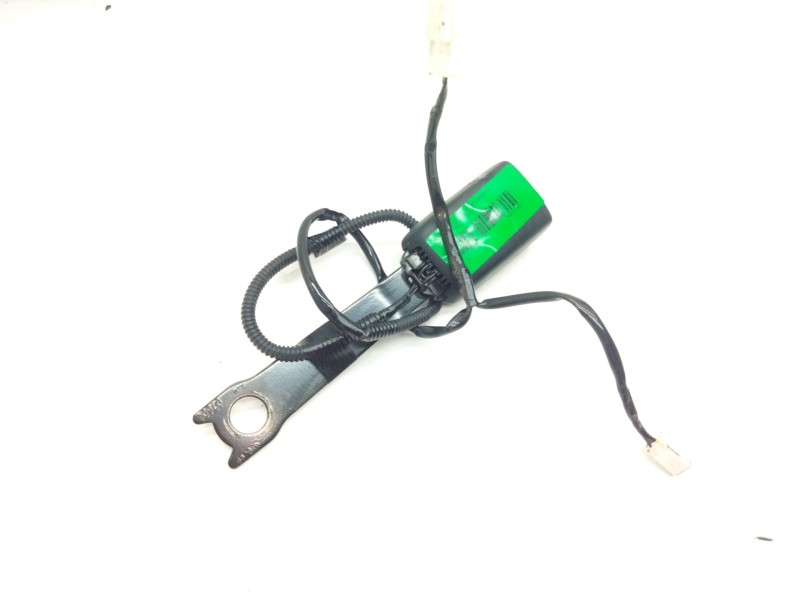 Recambio de enganche delantero derecho para toyota auris referencia OEM IAM E034501  