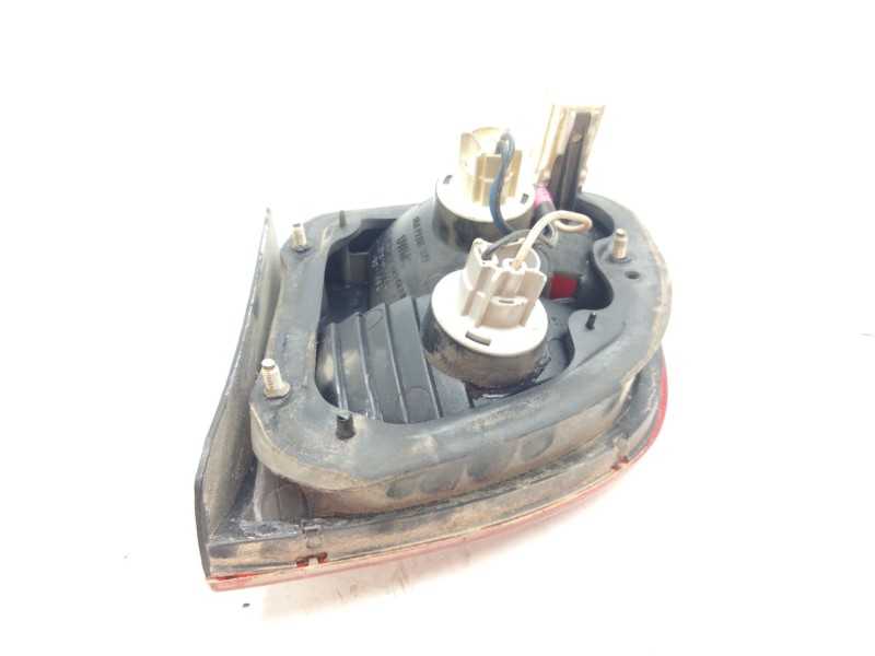 Recambio de piloto trasero izquierdo porton para daewoo lanos (klat) 1.3 referencia OEM IAM   