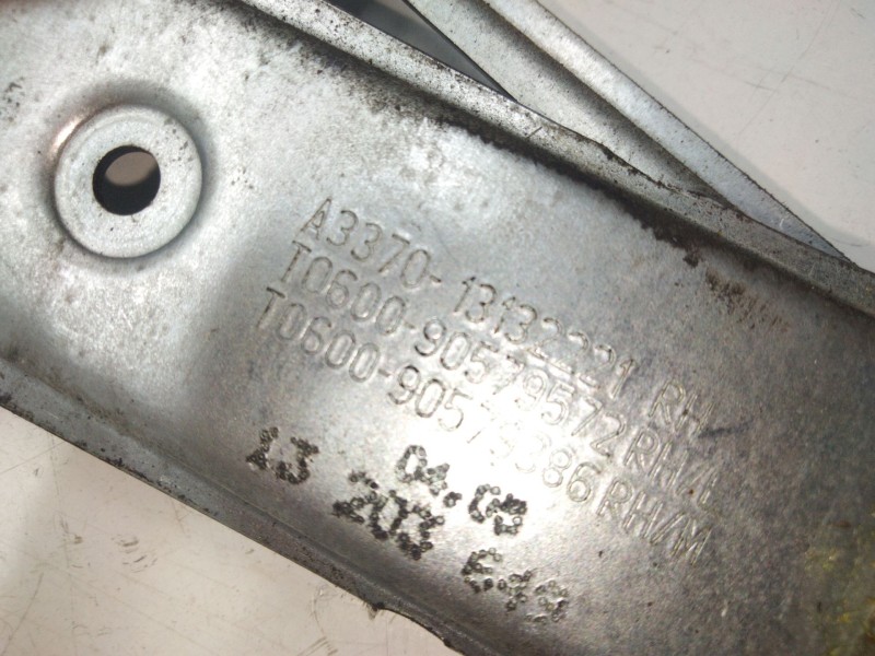 Recambio de elevalunas delantero derecho para opel zafira a monospace (t98) 2.2 dti 16v (f75) referencia OEM IAM 13132221  