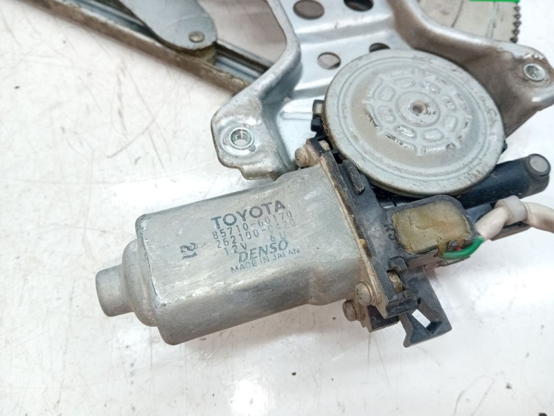 Recambio de elevalunas delantero derecho para toyota land cruiser 90 (_j9_) 3.0 td (kzj90_, kzj95_) referencia OEM IAM 262100042