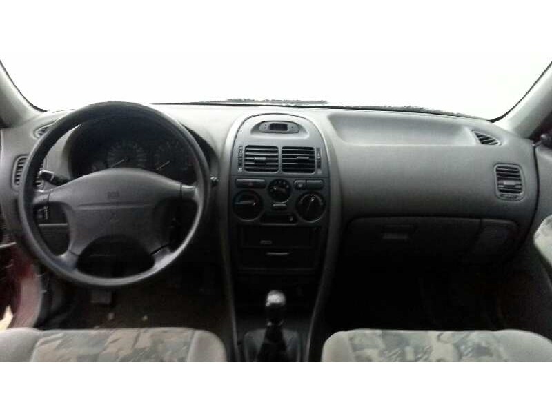 mitsubishi carisma berina 5 (da0) del año 1999