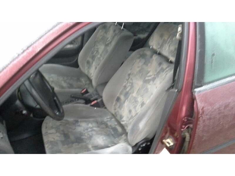 mitsubishi carisma berina 5 (da0) del año 1999