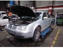 VOLKSWAGEN BORA BERLINA (1J2)