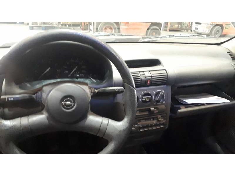opel corsa b del año 1996