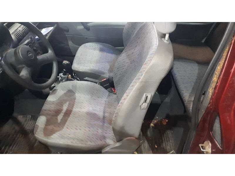 opel corsa b del año 1996