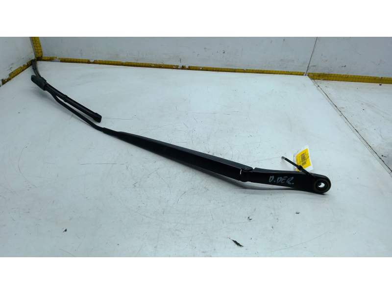 Recambio de brazo limpia delantero derecho para opel vivaro c furgoneta (k0) 1.5 referencia OEM IAM 9808465580  