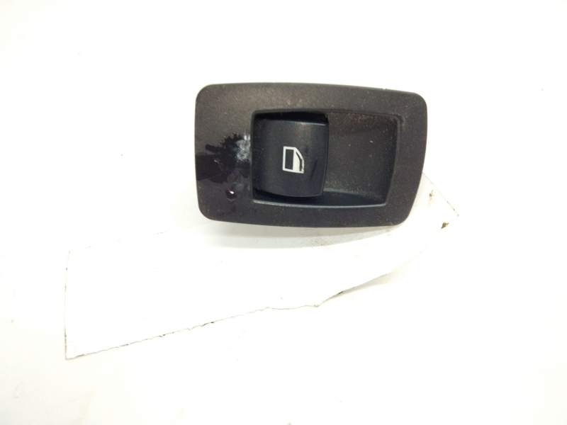 Recambio de mando elevalunas delantero derecho para bmw serie 3 touring (e91) 318d referencia OEM IAM 6945874  