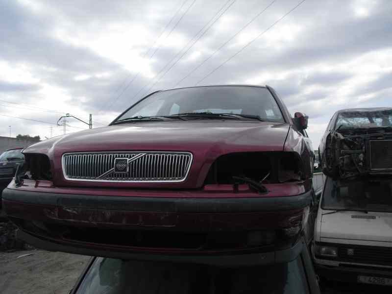 volvo s40 berlina del año 1995