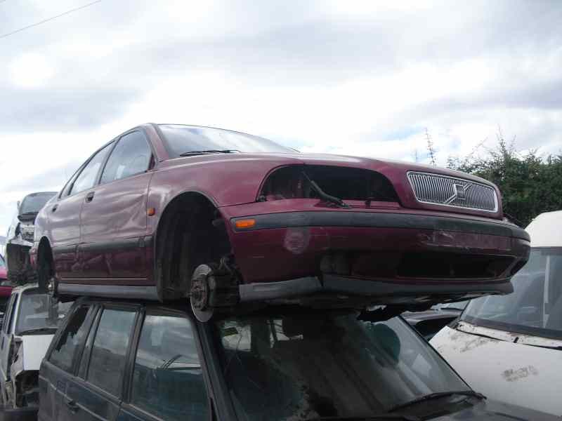 volvo s40 berlina del año 1995