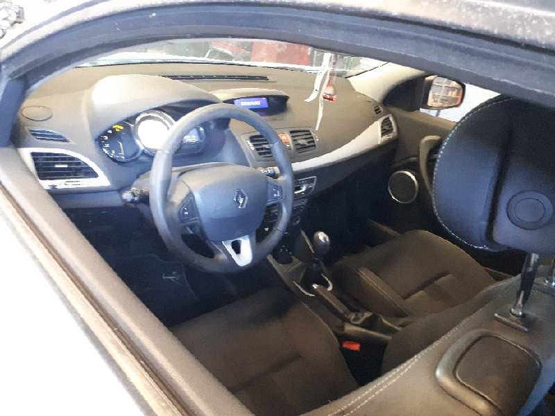 renault megane iii coupe del año 2009