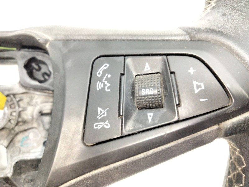 Recambio de volante para opel astra k sports tourer excellence referencia OEM IAM 39058750  