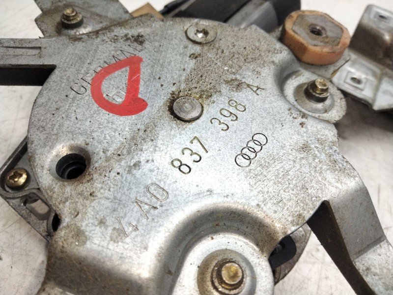 Recambio de elevalunas delantero derecho para audi 100 berlina (c4) 2.5 tdi referencia OEM IAM 4A0837398A  
