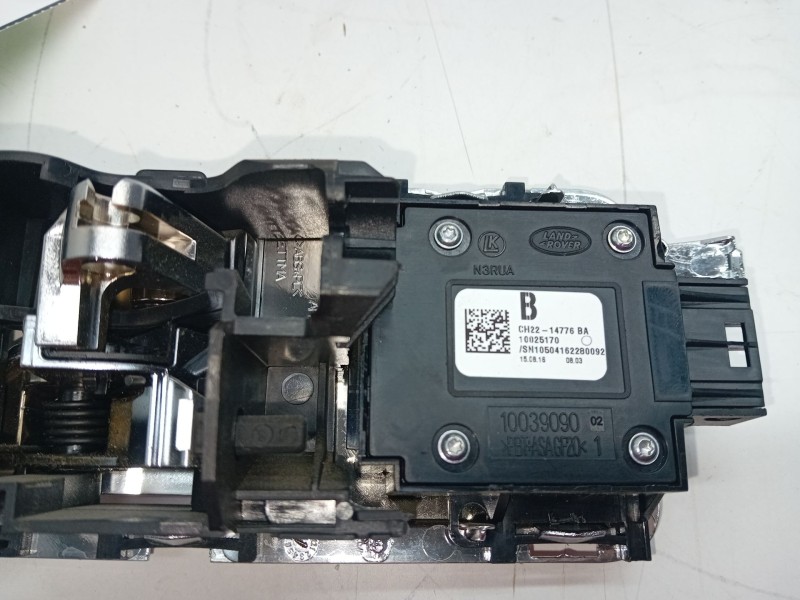 Recambio de maneta interior delantera izquierda para land rover discovery 5 referencia OEM IAM AH2222601  