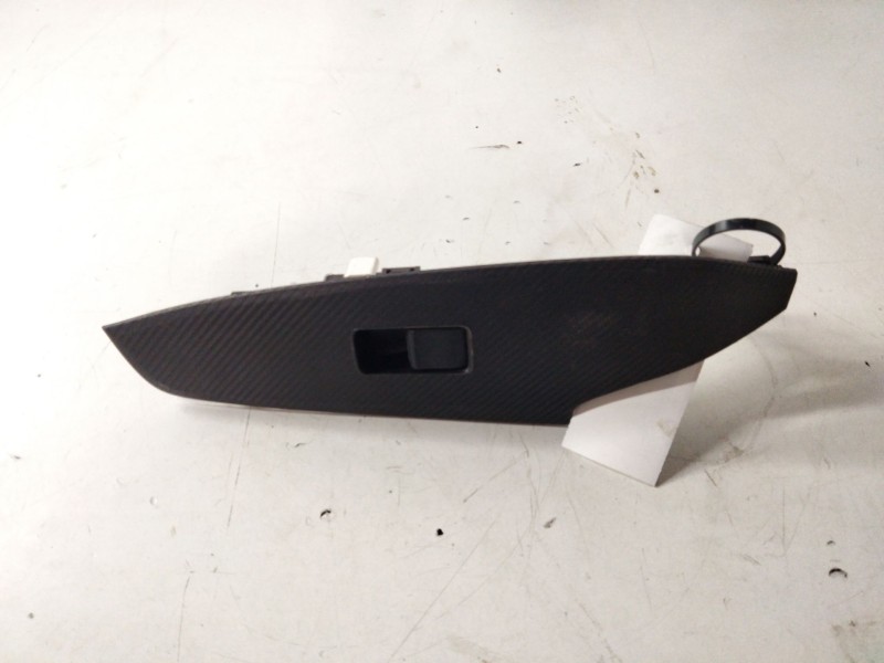 Recambio de mando elevalunas trasero derecho para mazda 3 (bm, bn) 2.2 d referencia OEM IAM KD3566370  