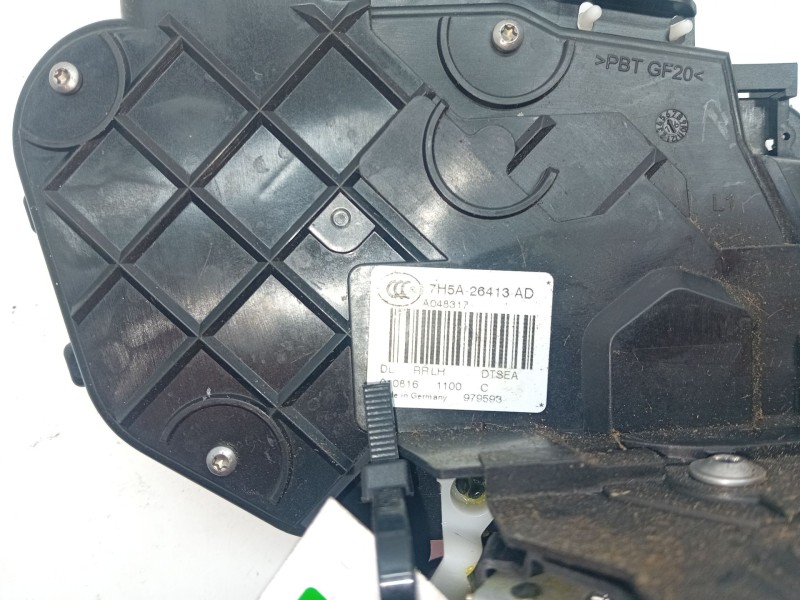Recambio de cerradura puerta trasera izquierda para land rover discovery 5 referencia OEM IAM 7H5A26413AD  