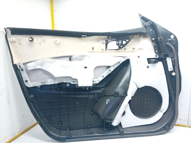 Recambio de guarnecido puerta delantera derecha para mazda 3 (bm, bn) 2.2 d referencia OEM IAM BHN94281L  