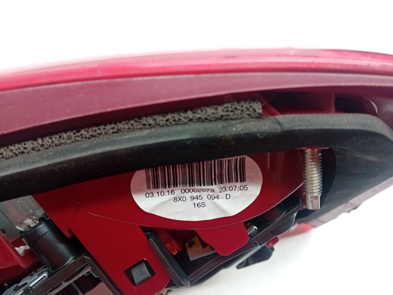 Recambio de piloto trasero derecho porton para audi a1 (8xk) 1.0 tfsi referencia OEM IAM 8X0945094D  