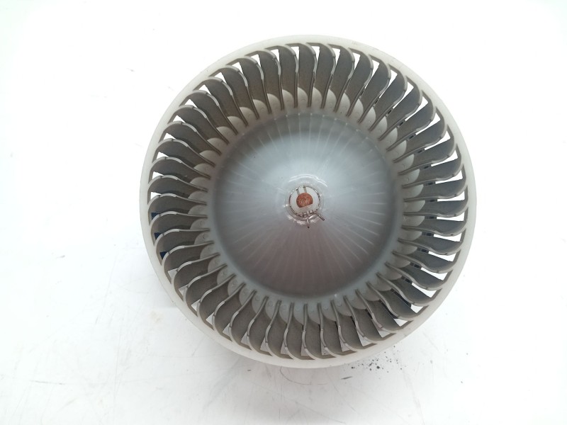 Recambio de motor calefaccion para mazda 3 (bm, bn) 2.2 d referencia OEM IAM HB111D65102  