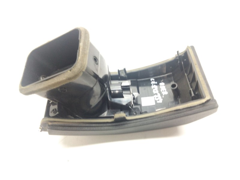 Recambio de aireador derecho para land rover discovery 5 referencia OEM IAM 07580005  