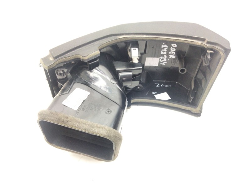 Recambio de aireador derecho para land rover discovery 5 referencia OEM IAM 07580005  