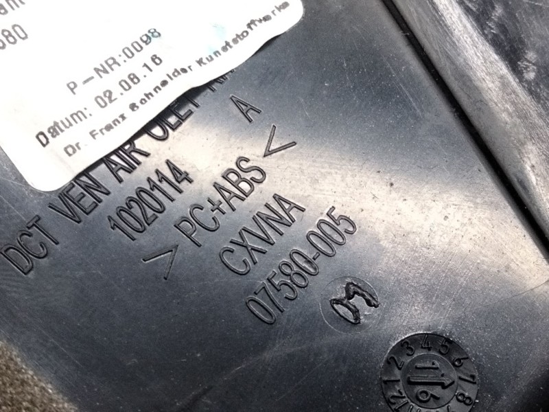 Recambio de aireador derecho para land rover discovery 5 referencia OEM IAM 07580005  