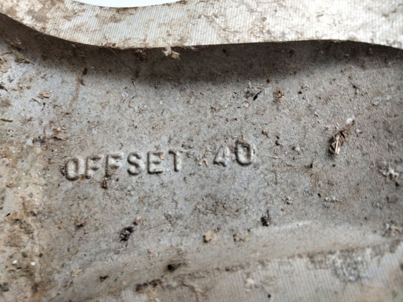 Recambio de llanta aluminio para nissan pick up (d22) 2.5 di referencia OEM IAM   