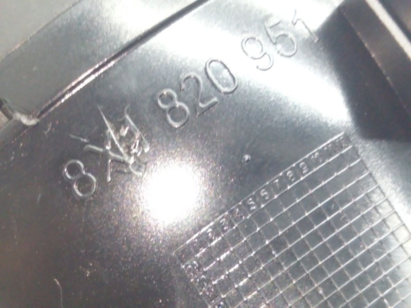 Recambio de aireador central para audi a1 (8xk) 1.0 tfsi referencia OEM IAM 8X1820951  