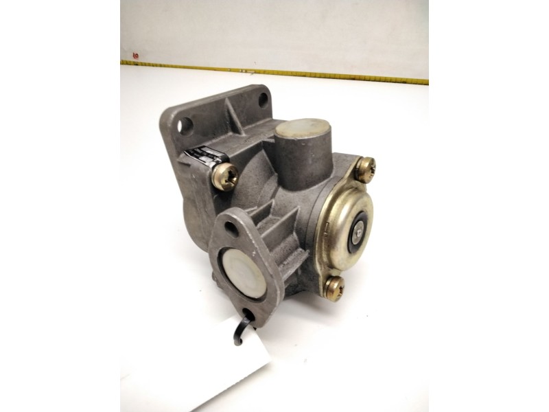 Recambio de valvula rele de urgencia para renault trucks b caja/chasis 90 referencia OEM IAM 4601595 9710023070 DIMETAL