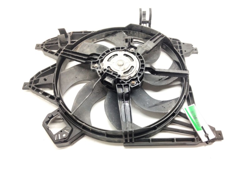Recambio de electroventilador para renault kangoo 1.5 dci diesel referencia OEM IAM 8200319942a  