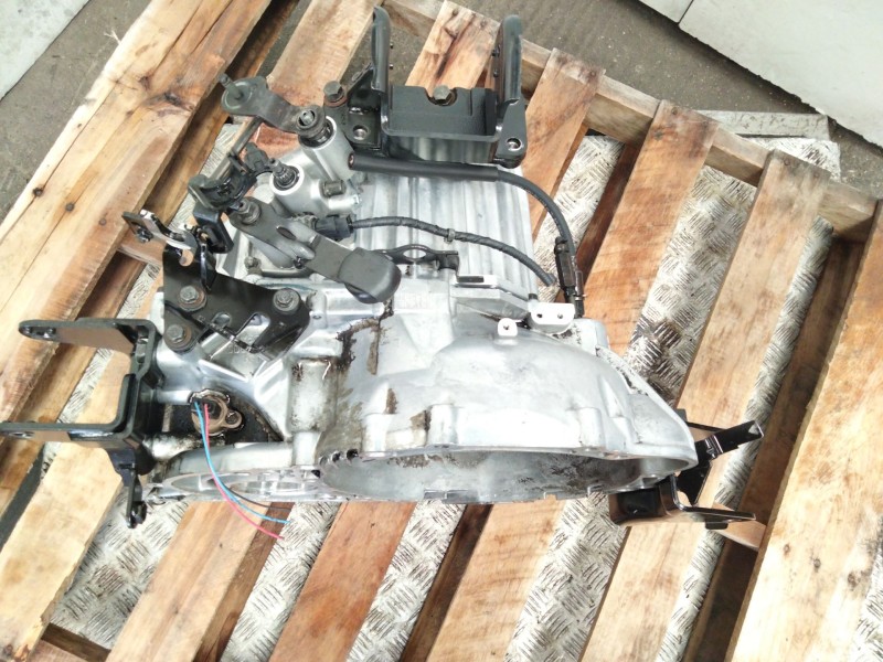 Recambio de caja cambios para hyundai tucson (jm) 2.0 crdi comfort referencia OEM IAM M5GF2  