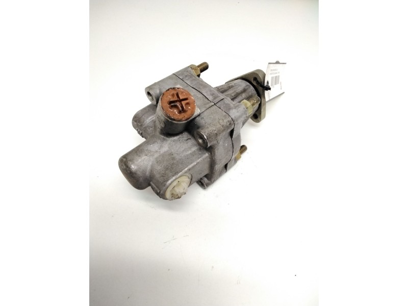Recambio de bomba servodireccion para nissan trade caja/chasis 2.8 d referencia OEM IAM 7681955217 7408342 ZF