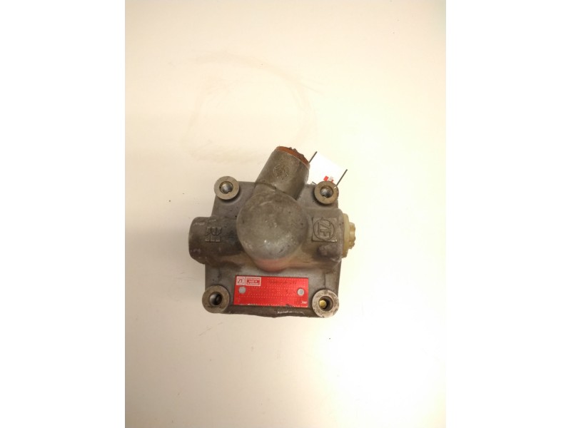 Recambio de bomba servodireccion para nissan trade caja/chasis 2.8 d referencia OEM IAM 7681955217 7408342 ZF