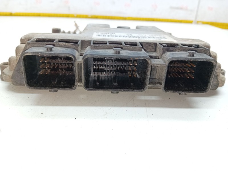 Recambio de centralita motor uce para opel movano a autobús (x70) 2.5 dti (jd) referencia OEM IAM 0281011940  