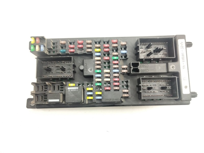 Recambio de caja fusibles para land rover discovery 5 referencia OEM IAM GH2214F041AA  