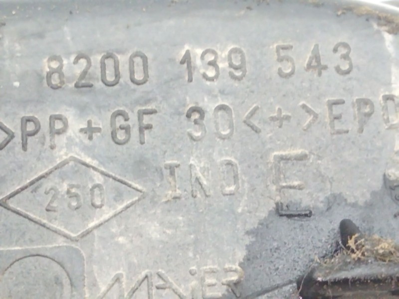 Recambio de tapa exterior combustible para renault scenic ii 1.6 16v referencia OEM IAM 8200139543  