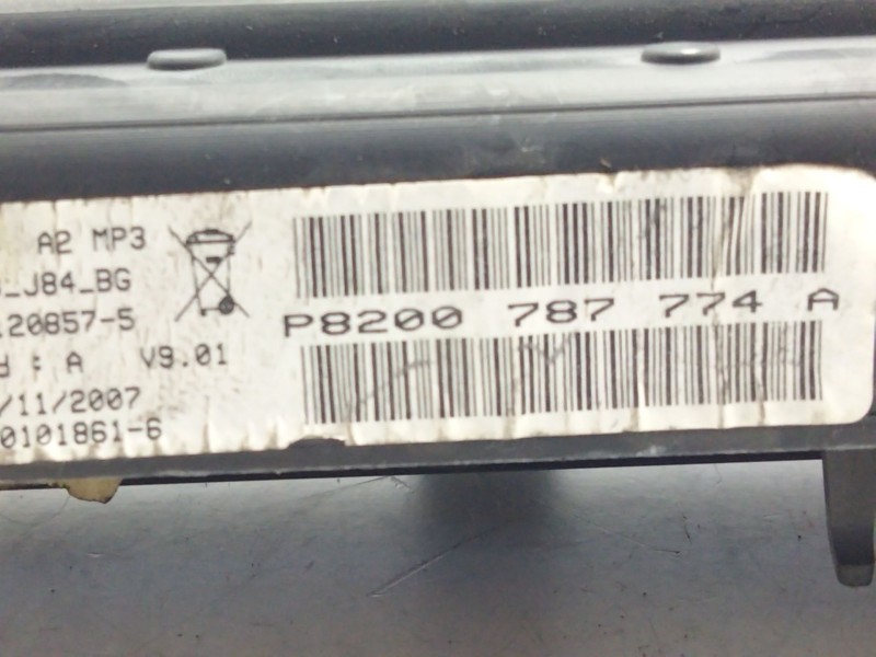 Recambio de pantalla multifuncion para renault scenic ii 1.6 16v referencia OEM IAM P8200787774A  