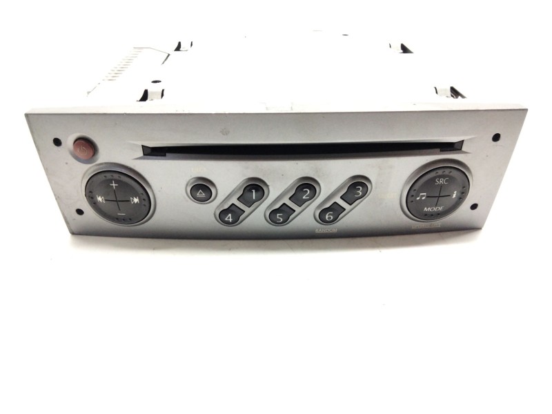 Recambio de sistema audio / radio cd para renault scenic ii 1.6 16v referencia OEM IAM 8200562686T  